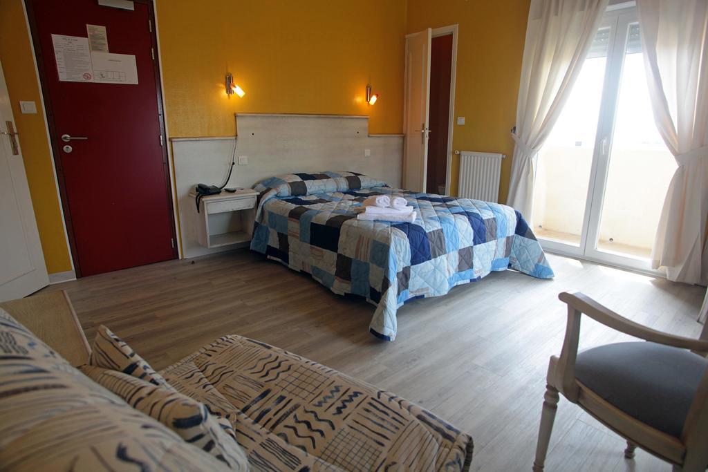 Hotel De La Plage 2 Etoiles Valras-Plage Oda fotoğraf