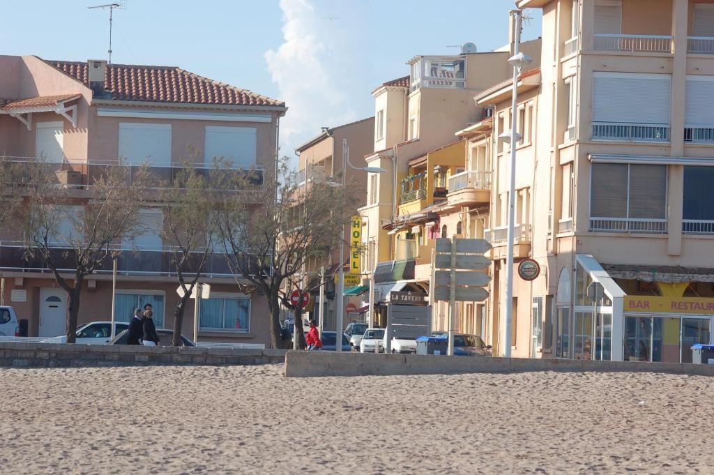 Hotel De La Plage 2 Etoiles Valras-Plage Dış mekan fotoğraf