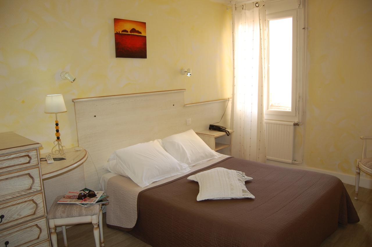 Hotel De La Plage 2 Etoiles Valras-Plage Dış mekan fotoğraf